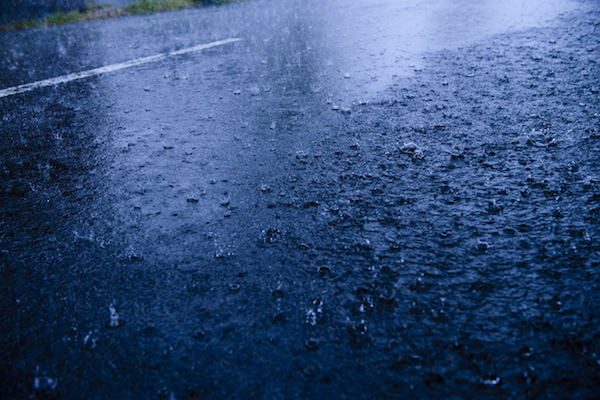 「ゲリラ豪雨」対策急務 投資テーマの本命格は?