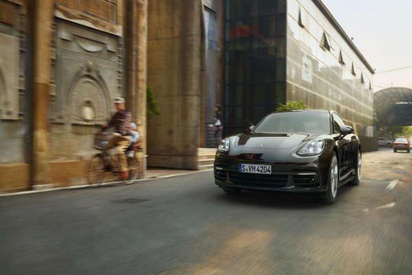 ポルシェ、2017年度上半期史上最高の業績を記録 その理由は